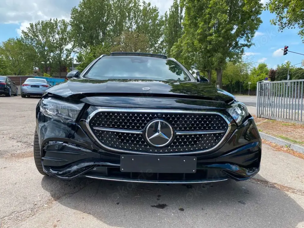 Mercedes-Benz E 300 T de 4M *AMG Advanced/Pano/AHK/Distronic*