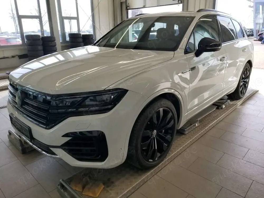 Volkswagen Touareg 4.0TDi V8 4M R-LINE ACC/HuD/PANO/MASSAGE