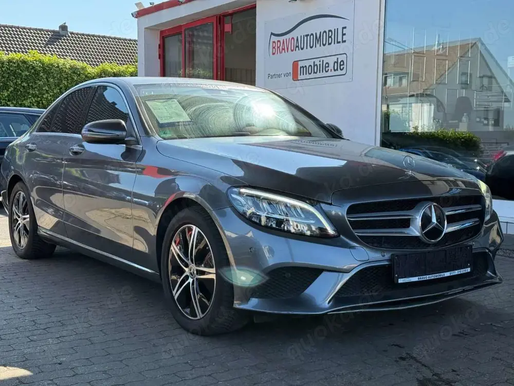 Mercedes-Benz C 180 Lim. Avantgarde/NAVI/LEDER/AMBIENTE