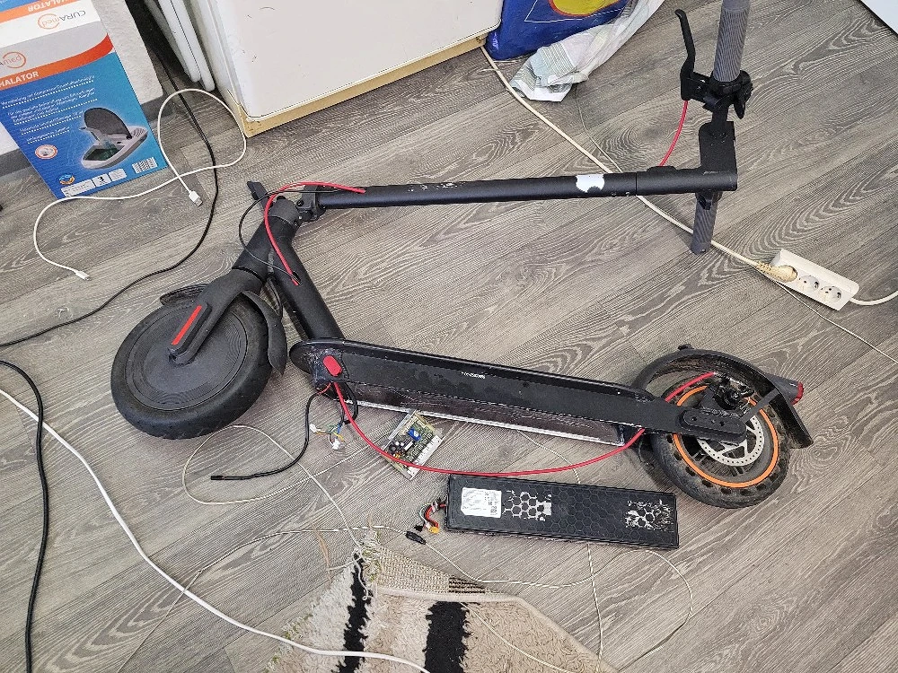 Defekt E Scooter zu basteln
