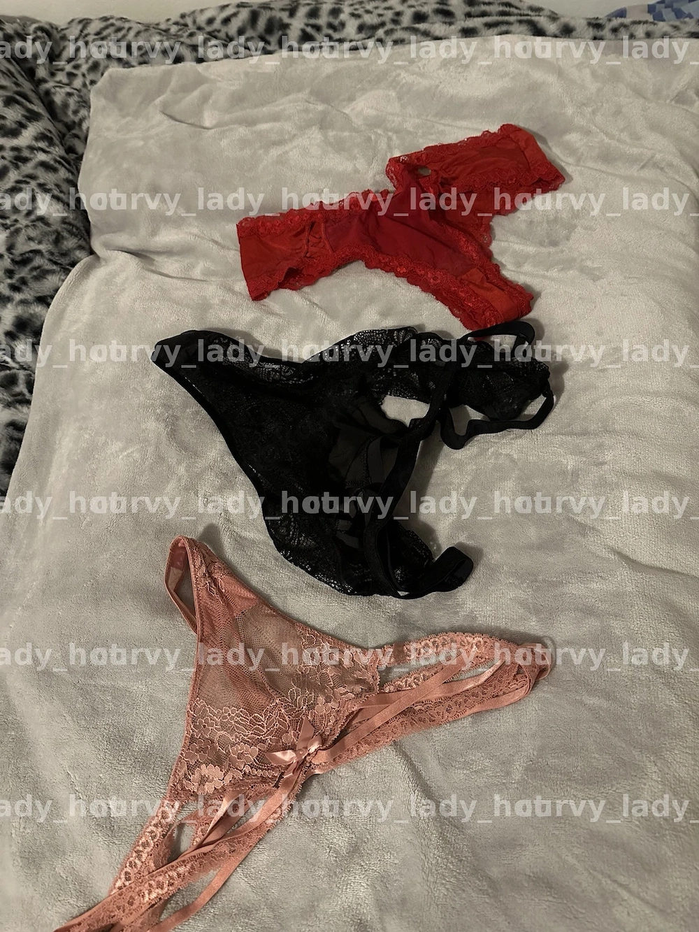 Sinnliche, frisch getragene Slips & Strings   von einer curvy 44er Lady 