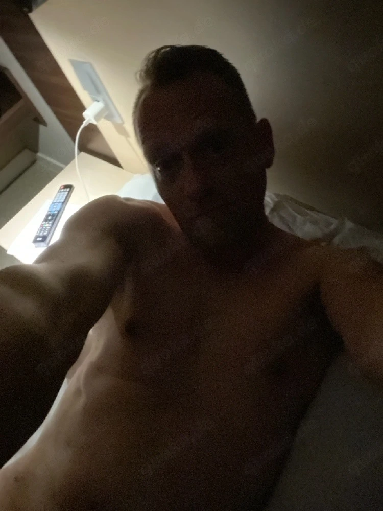 14.5. Ab 23Uhr ...Riesenlatte 20x5cm im Hotel Westend