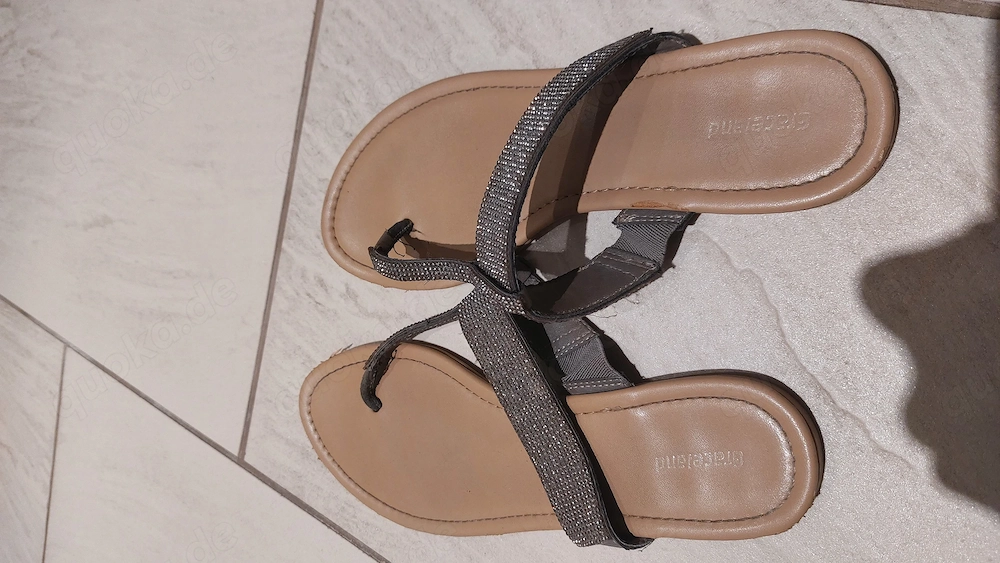 Sandalen, Zehentrenner, Sommerschuhe von Graceland
