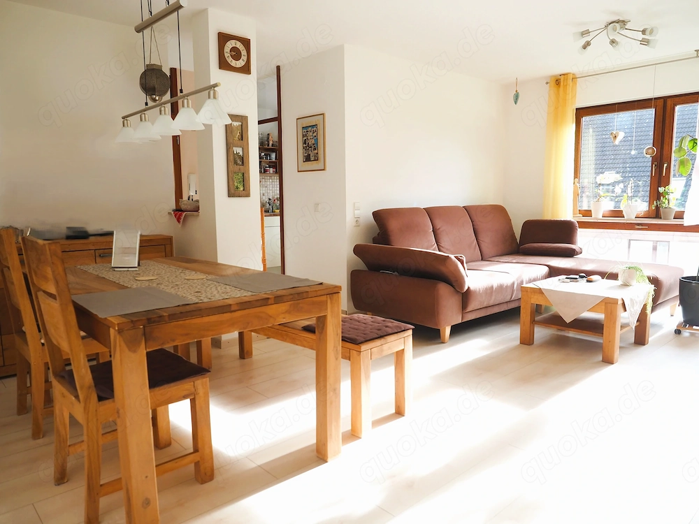 Provisionsfreie, helle 3 1 2 Zimmer-Wohnung im 2. OG mit Balkon