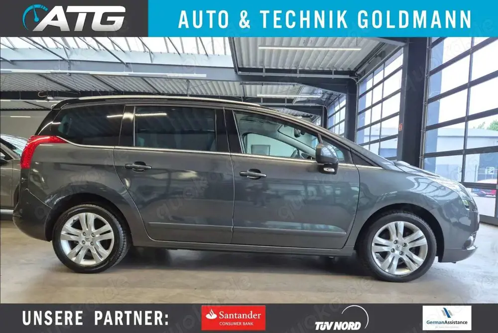 Peugeot 5008 ALLURE LEDER NAVI XENON SHZ PANO 7-SITZER
