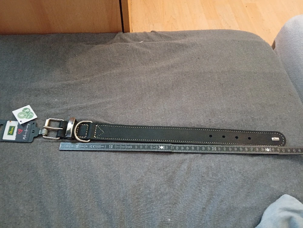 Schwarzes Lederhalsband für Hunde   nagelneu  