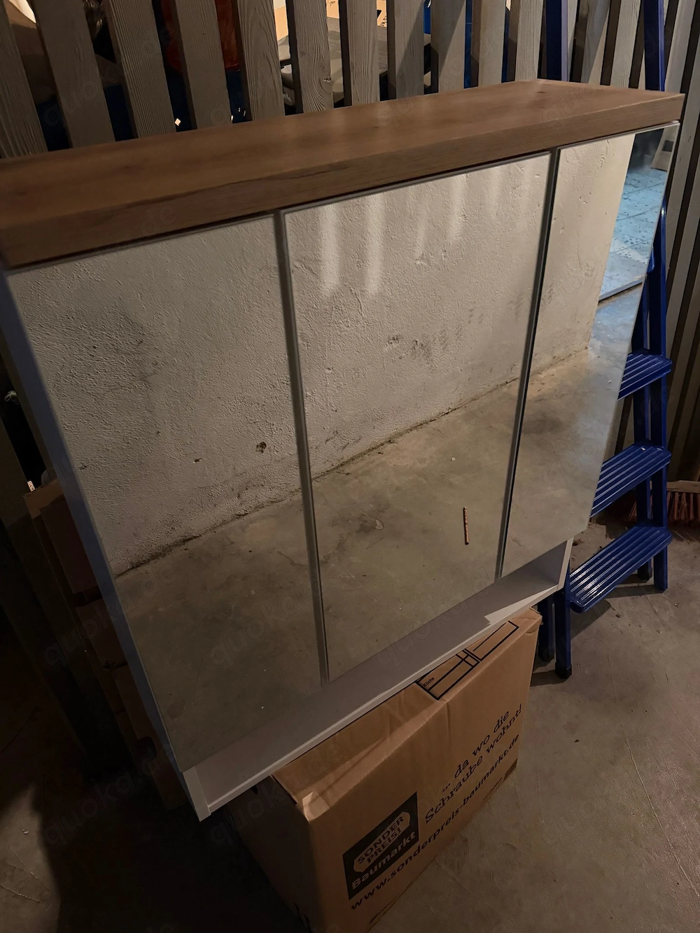 Badezimmerspiegelschrank