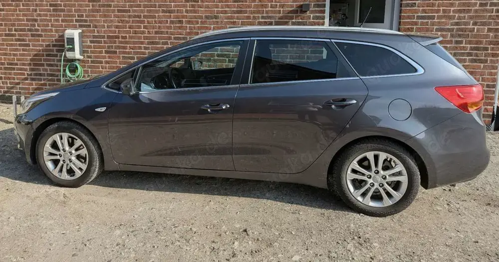 Kia Ceed / cee'd 1.6 GDI ISG Dream Team Edition