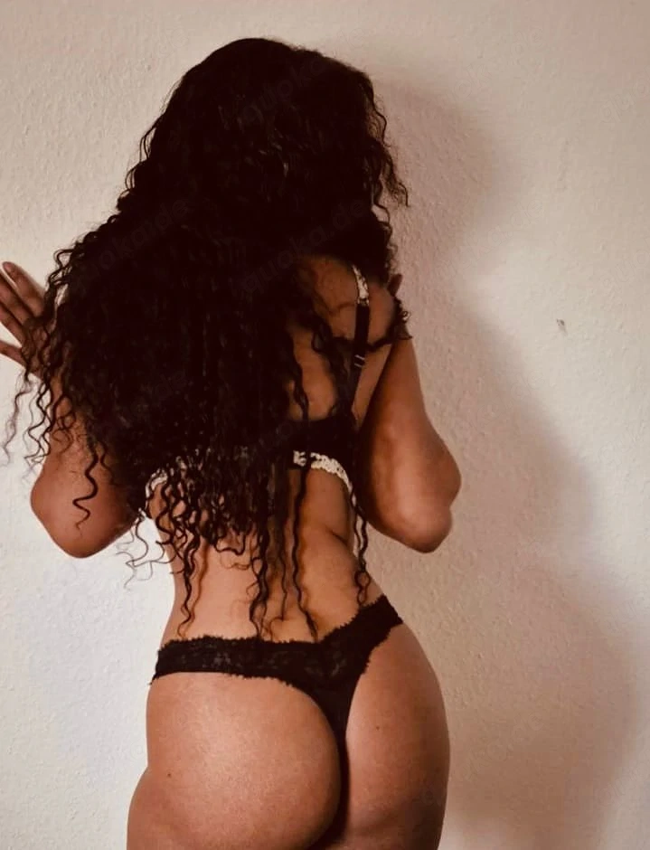 Kenianerin sucht dich für ein Treffen 