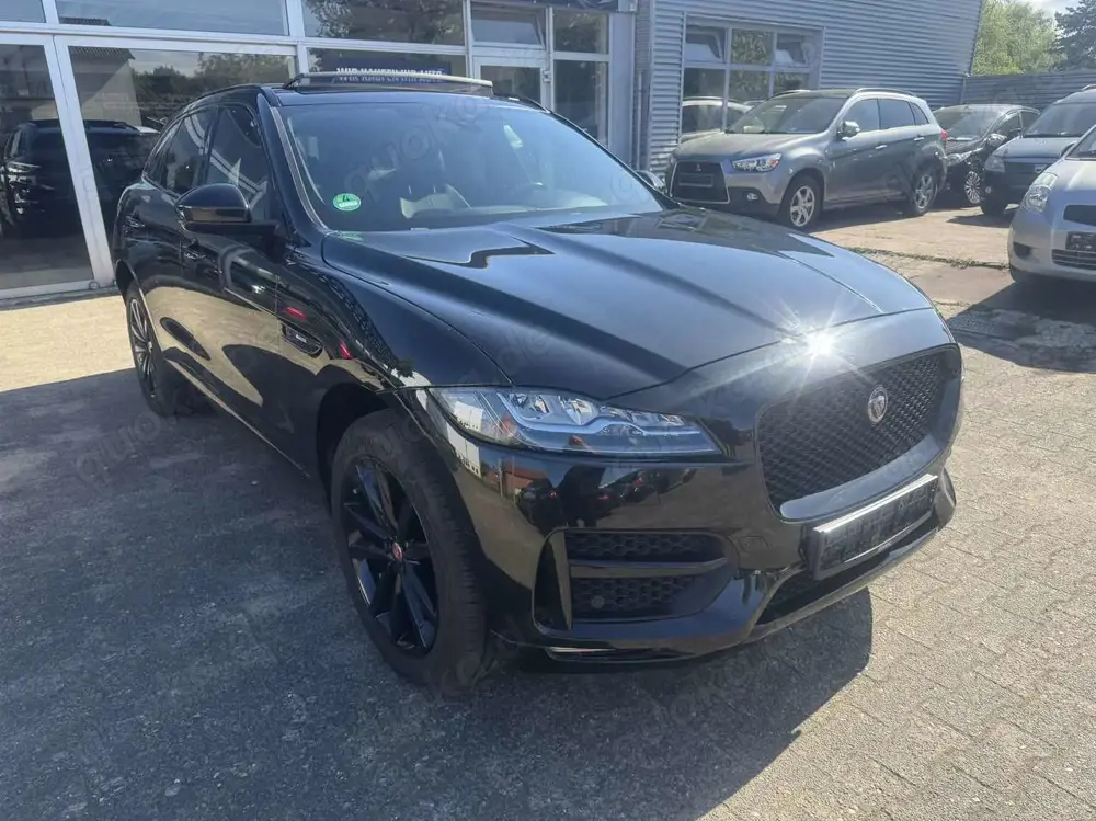 Jaguar F-Pace 2. Hand / Panorama / Garantie/ 8x Bereift u.v.m.