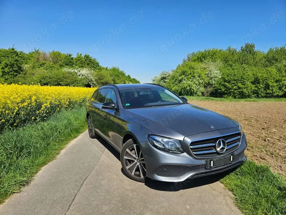 Mercedes-Benz E 300 d T - Automatik / AHK / Burmester