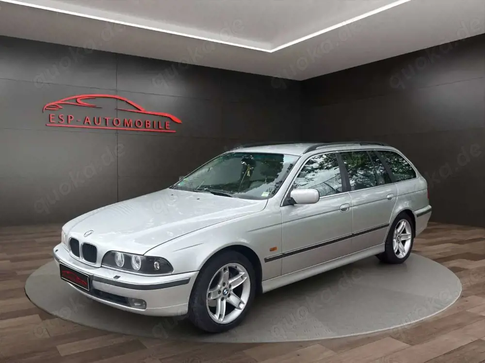 BMW 528 i A Touring*XENON*NAVI*PDC*SHZ*S-DACH*TOP