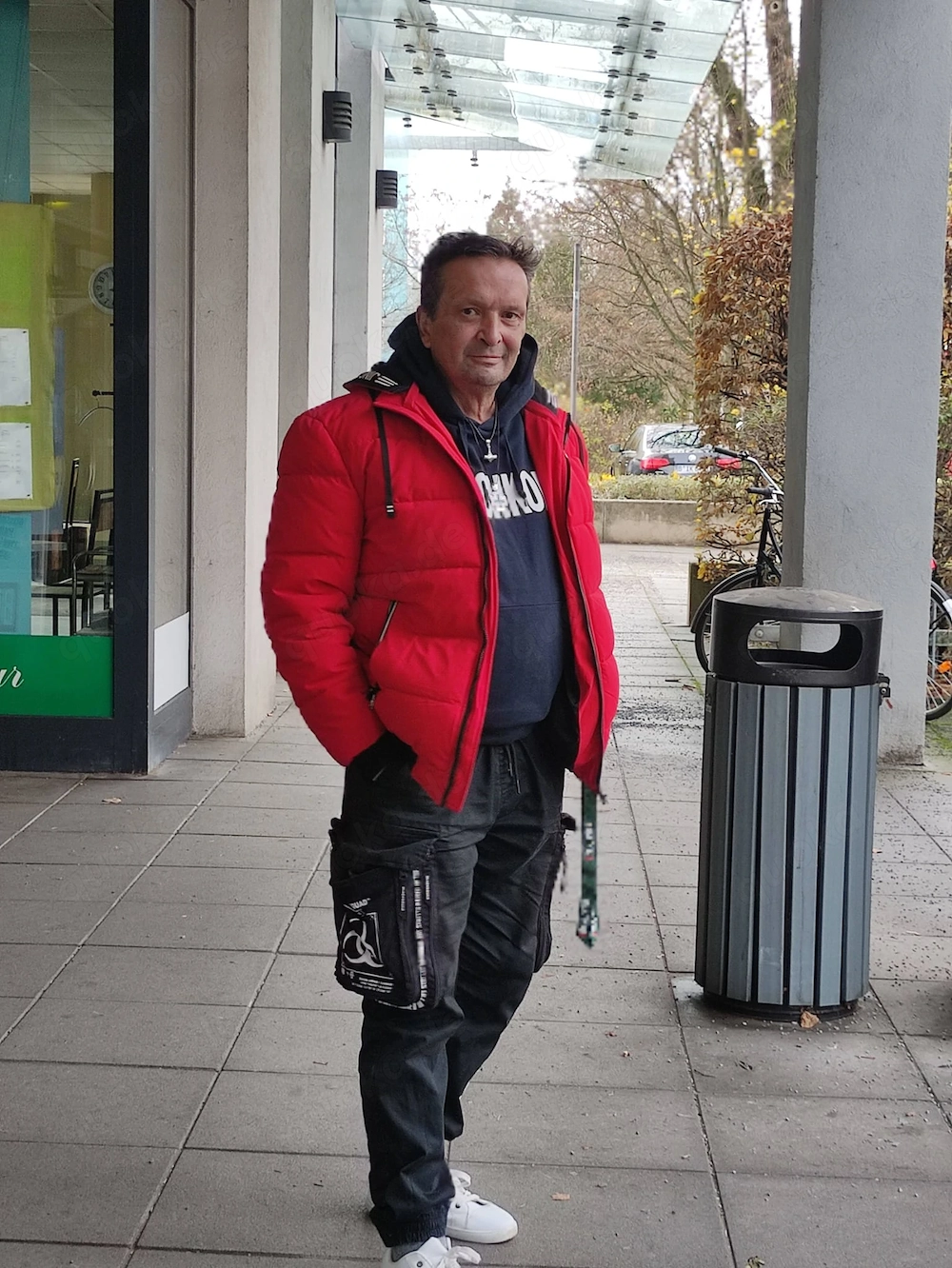 M ist spontan für die Frau da