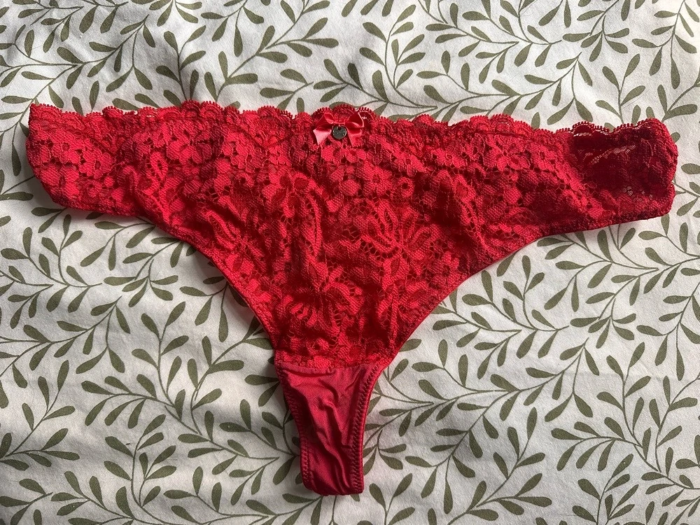 Schöner roter Slip 