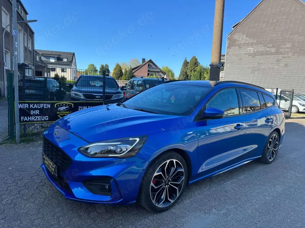 Ford Focus ST-Line/1HAND/R-KAMERA/SHZ/LHZ/TEMP/NAVI/KEYLESS