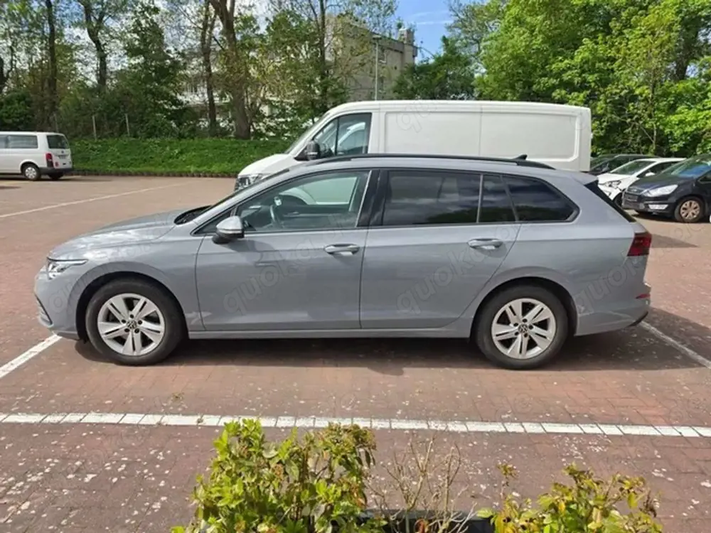 Volkswagen Golf Variant VIII 2.0TDI DSG AHK+Keyless ACC+LED+AppConnect+Sit