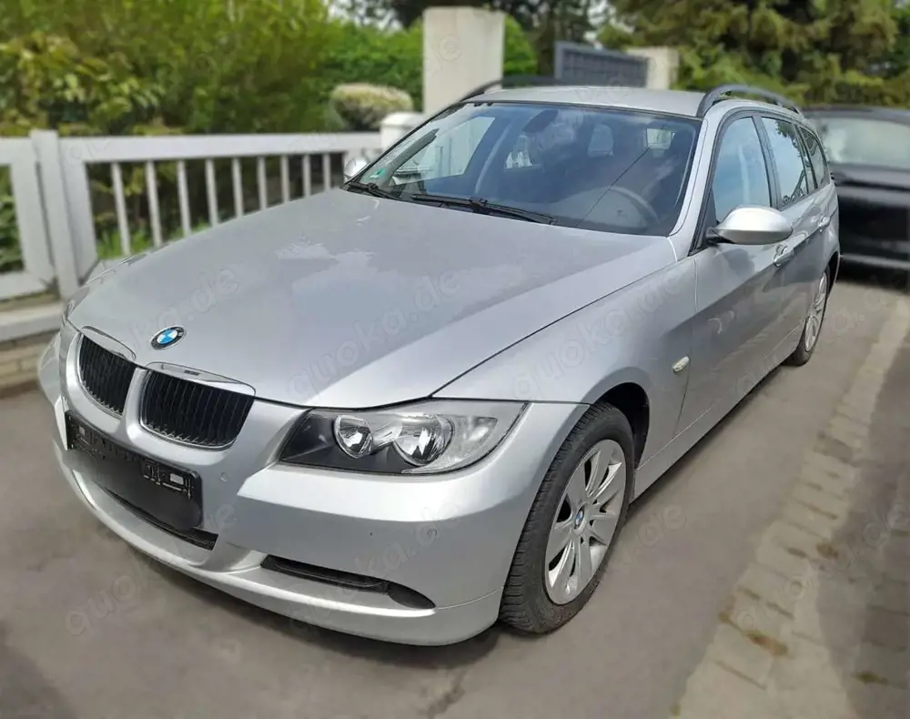 BMW 318 318i Touring Aut. *GEPFLEGT*