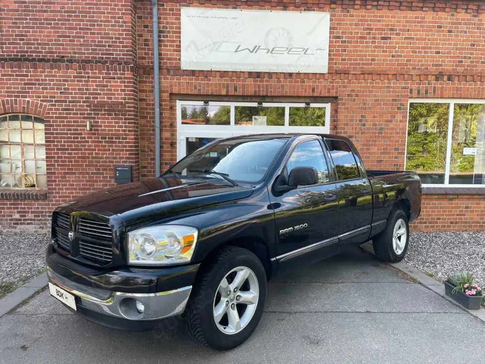 Dodge RAM 1500 Hemi 5,7l V8 + LPG RWD 20Zoll + AHK