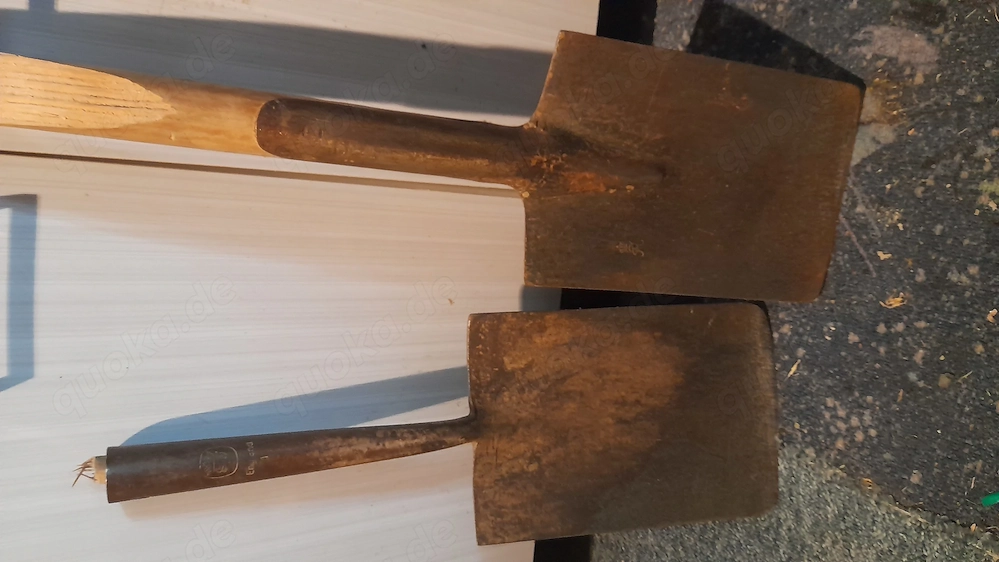 2 Spaten zum reparieren
