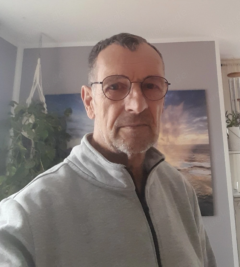 Raum BM: Suche dich, eine weibliche Blume ab 18 für eine dauerhafte Affären mit Herz und Verstand 