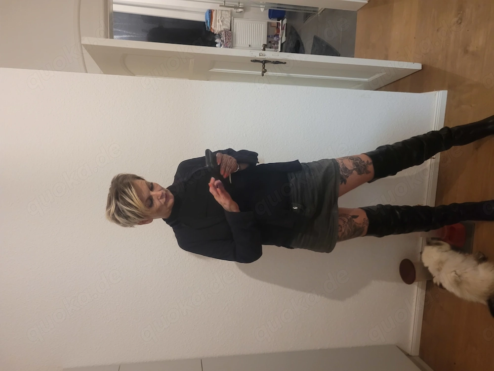 Sexy Skinny milf besuchbar oder auto outdoor