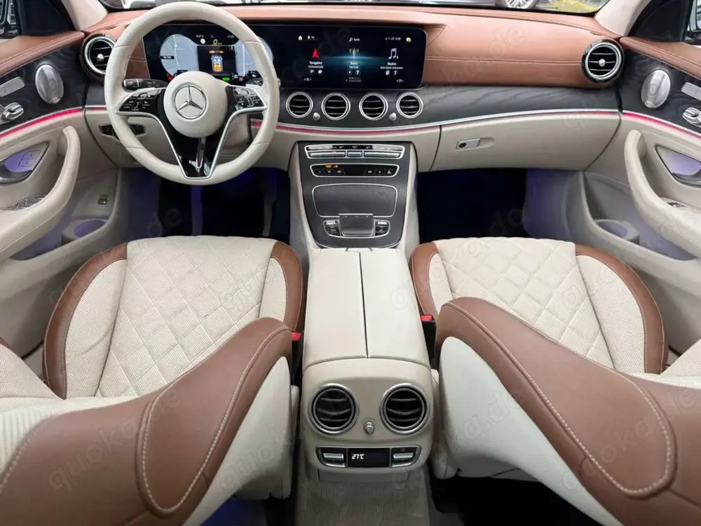 Mercedes-Benz E 300 de 4Matic *AMG*DESIGNO*PANO*WIDE*DISTR*BUR