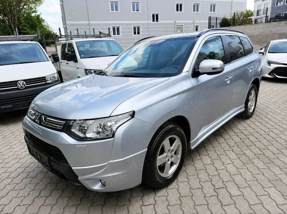 Mitsubishi Outlander ClearTec Instyle 4WD XEN LEDER NAVI