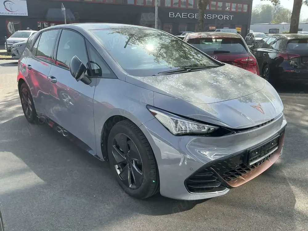 CUPRA Born Below Zero Navi Ambiente Standklima LED SHZ