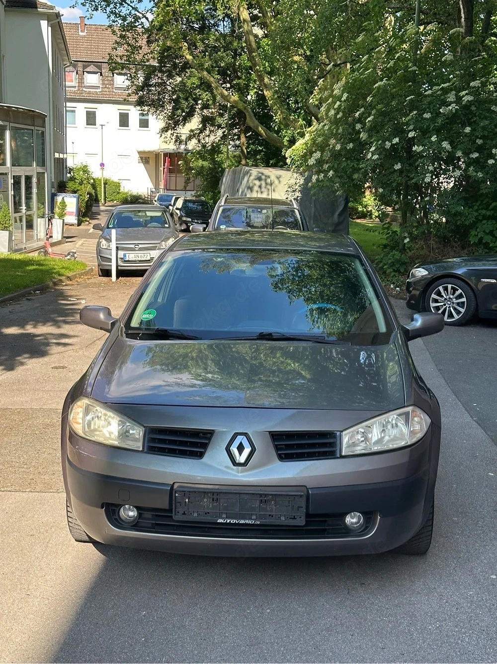 Renault Megane 1.6 Benzin 2J TÜV