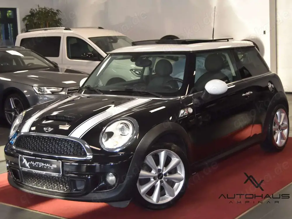 MINI One Cooper S~PANO~NAVI~LEDER~PDC~SITZHEIZ~SOUNDSYSTEM