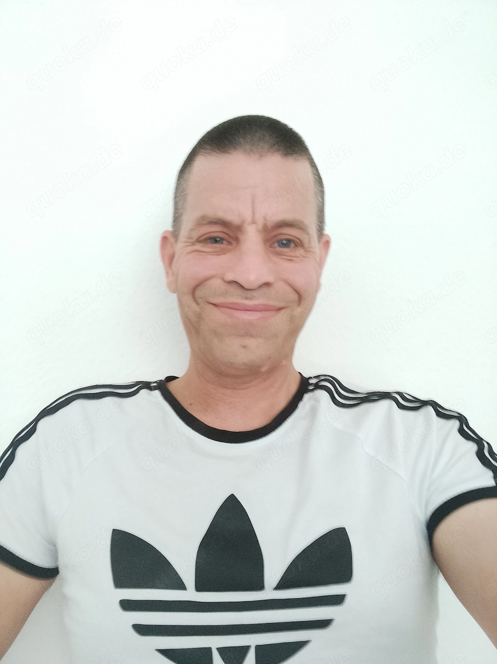 Netter Kerl schlank sucht dich 