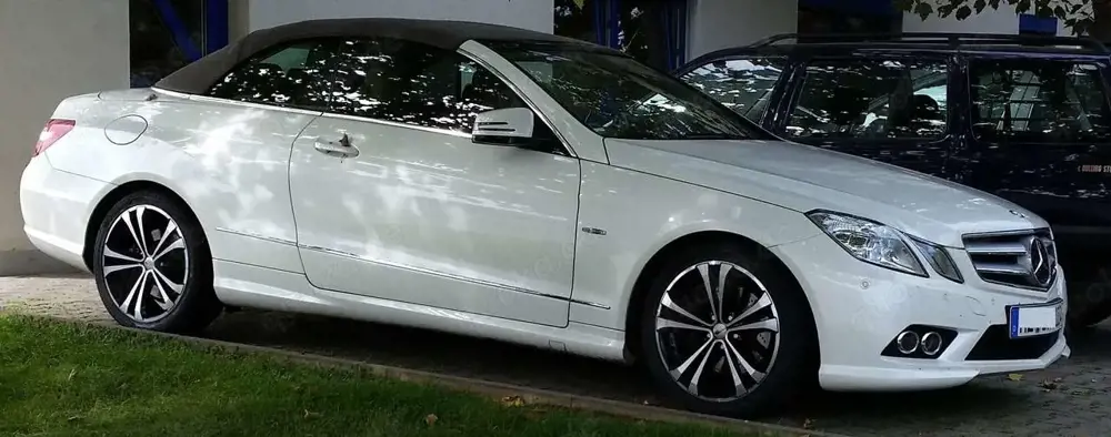 Mercedes-Benz E 350 E-Klasse Cabrio Diesel CDI DPF Cabrio BlueEFFICIENCY 7G-TRONIC Elegance