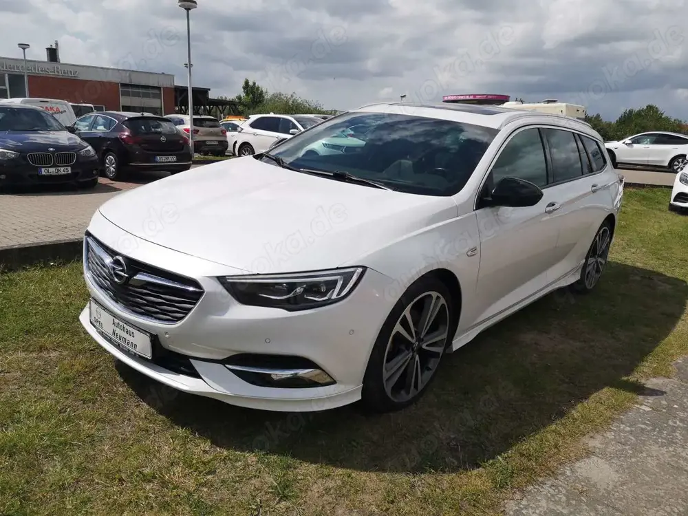 Opel Insignia ST Ultimate 4x4-Leder, Navi, LED, AHK, Dach, Sound