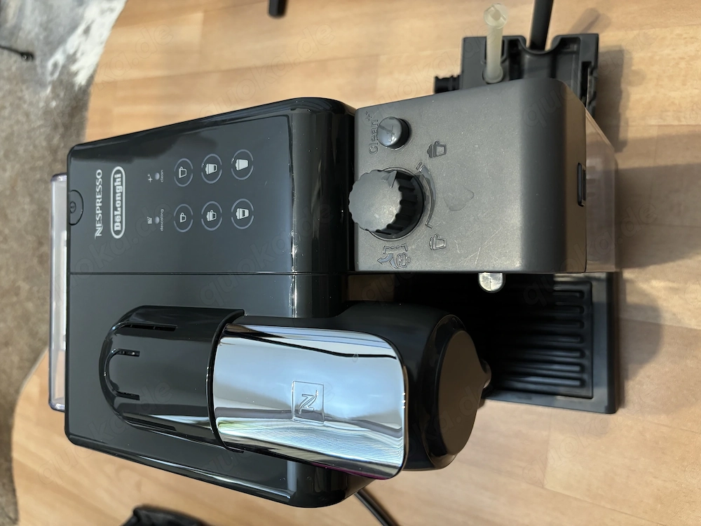 Nespresso DeLonghi Lattissima Touch Kaffeemaschin