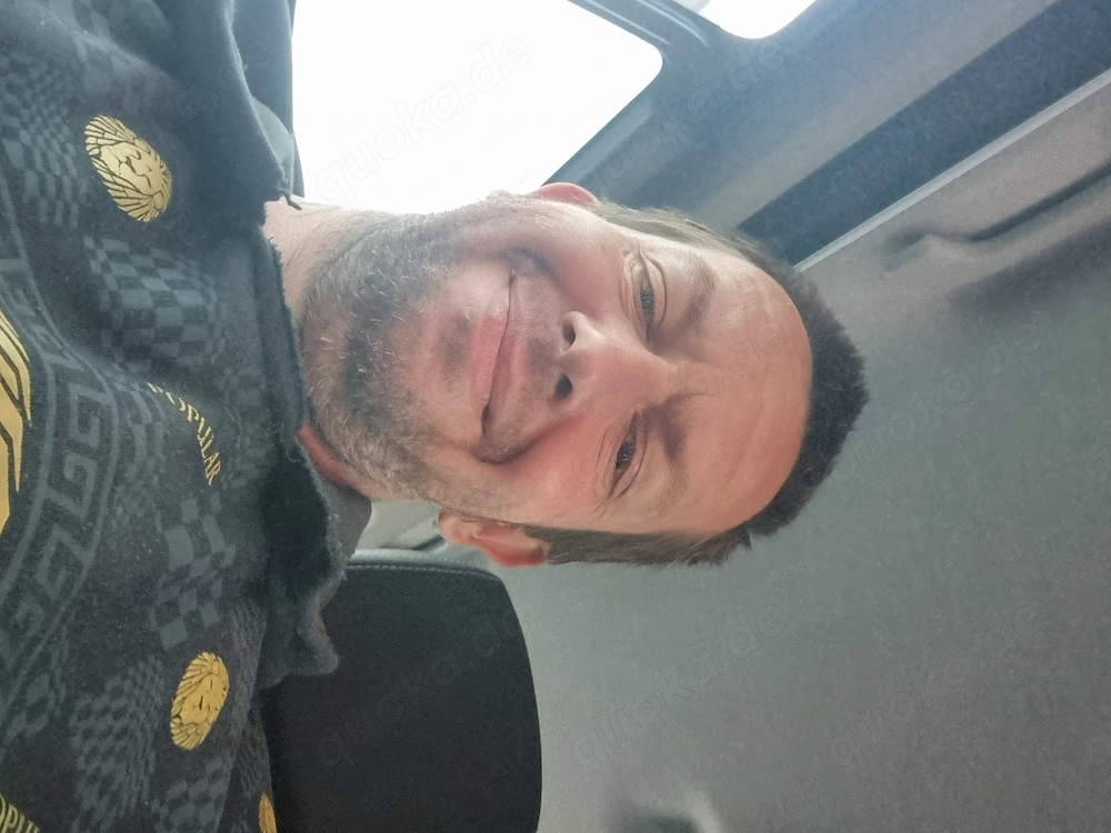 Hallo ich suche eine Frau für Freundschaft plus  bei interesse  einfach  melden 