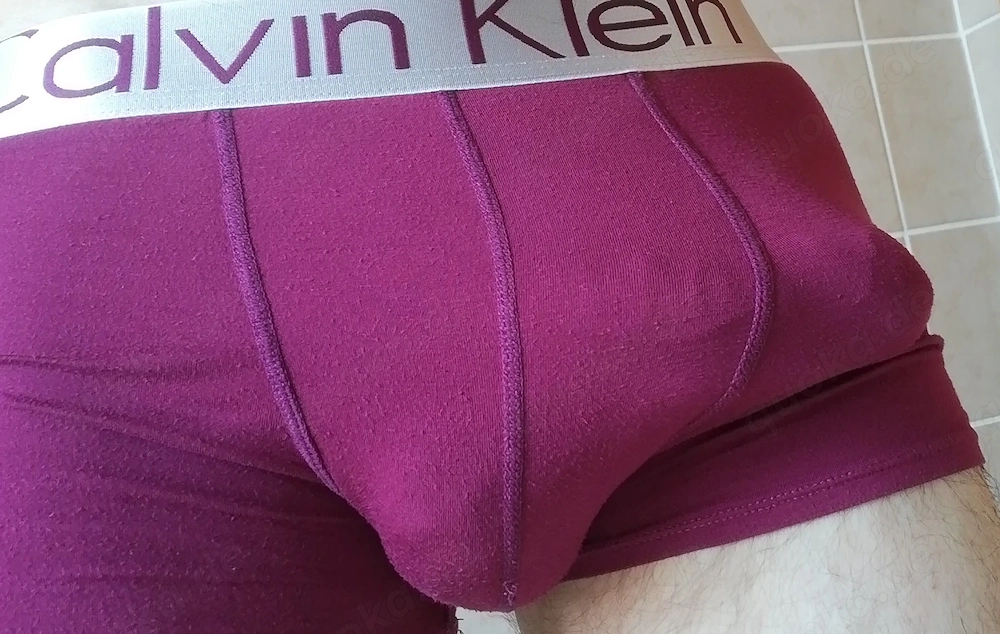 Schöner BIG DICK mit prall gefüllten Eiern für die lustvolle (Ehe-) Frau