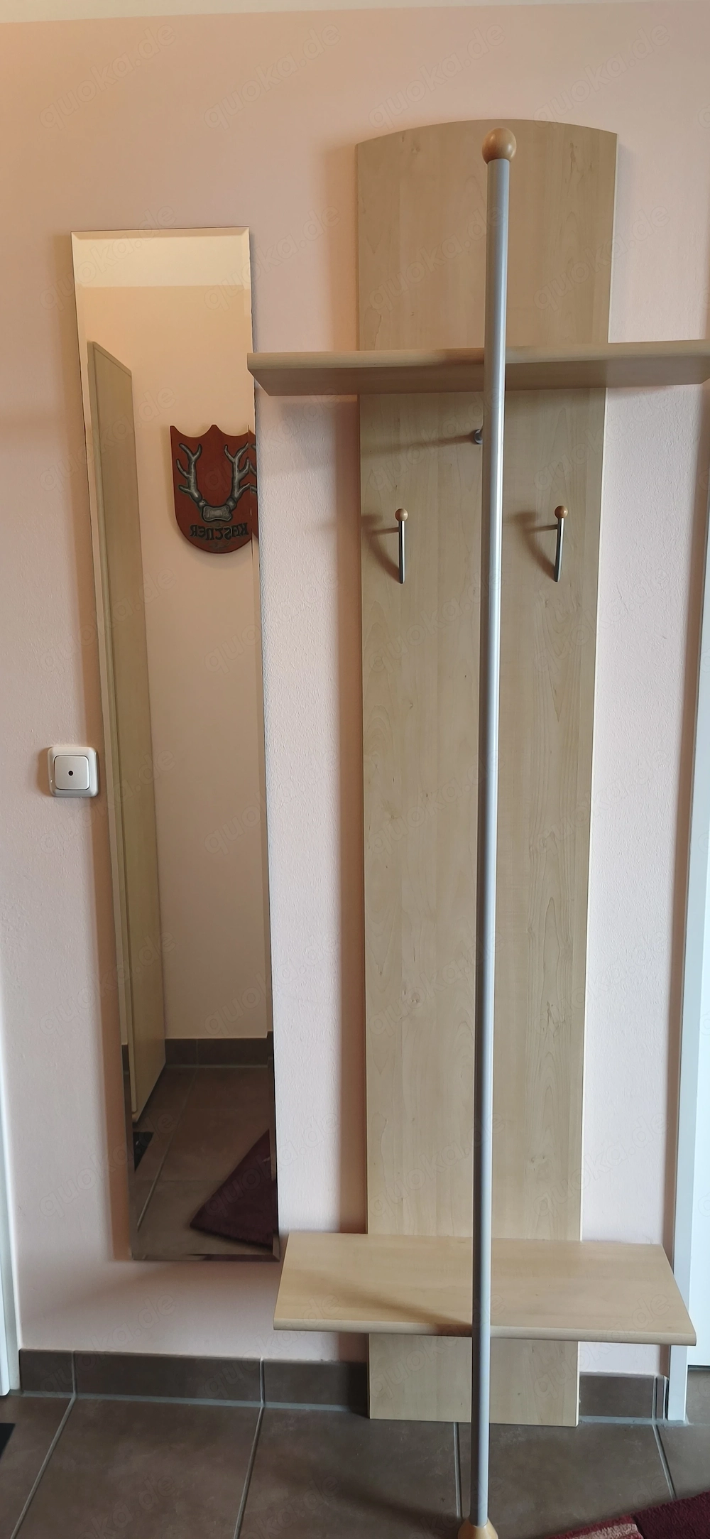 Garderobe mit Spiegel und 2 Schränken   guter Zustand