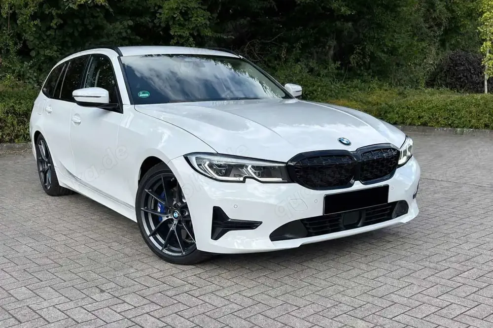 BMW 330