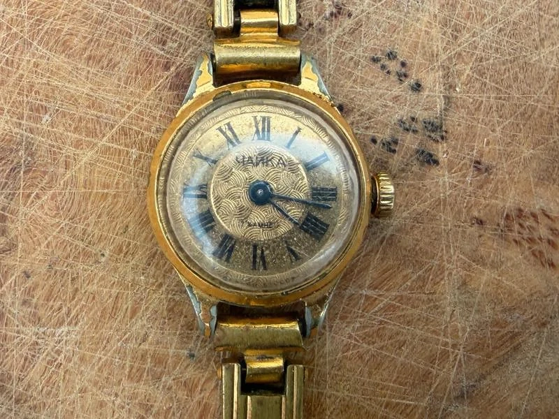 Chaika Vintage Damen Armbanduhr 17 Steine Mechanisch Handaufzug Gold UdSSR Defekt