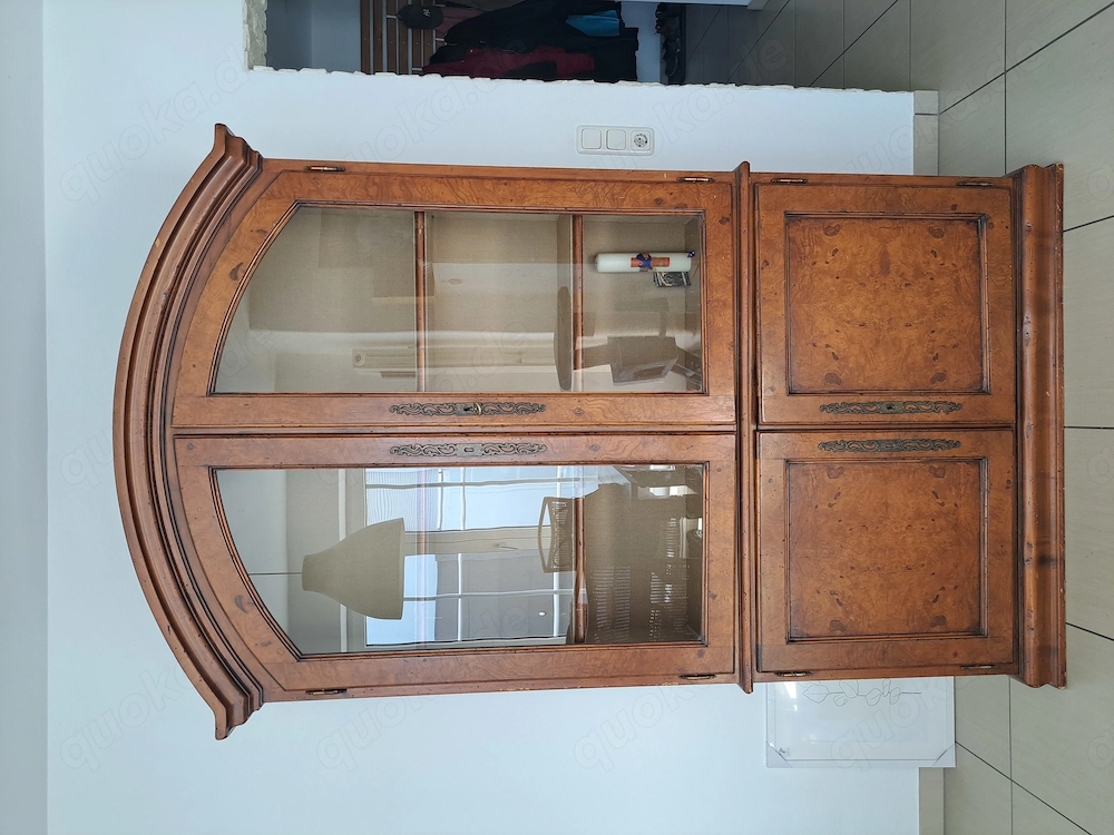 Wurzelholzvitrinenschrank
