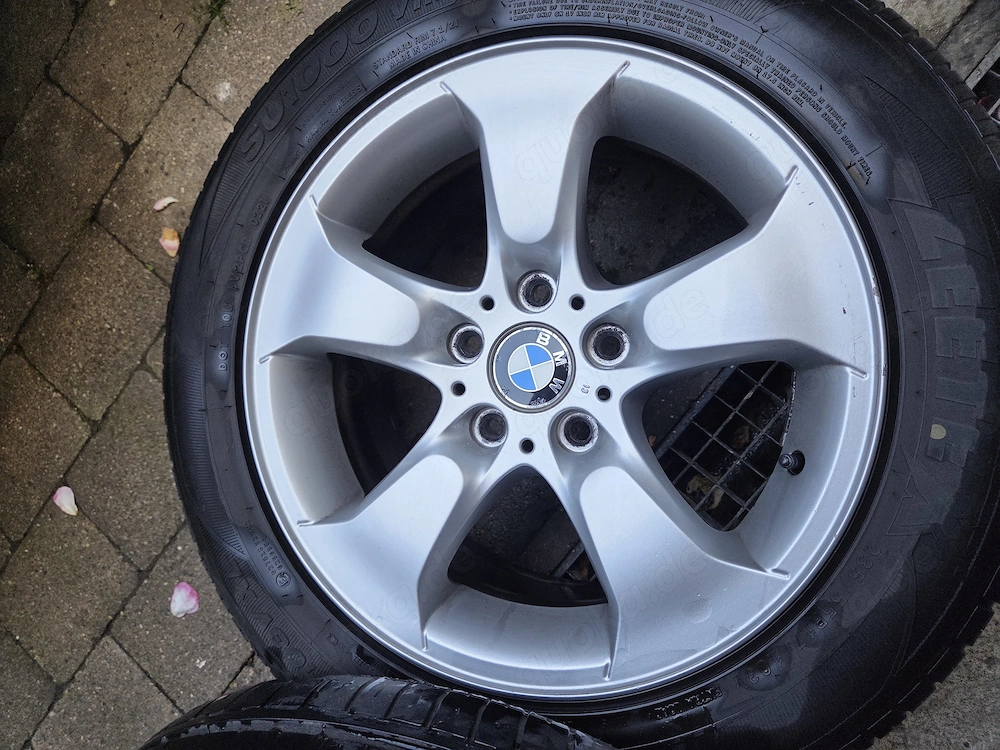 Sommer Reifen mit Original BMW Alufelgen siehe all die Bilder 