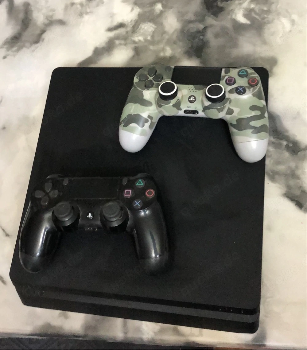 PlayStation 4 Slim mit 2 Controllern + 4 Spielen   Top Zustand