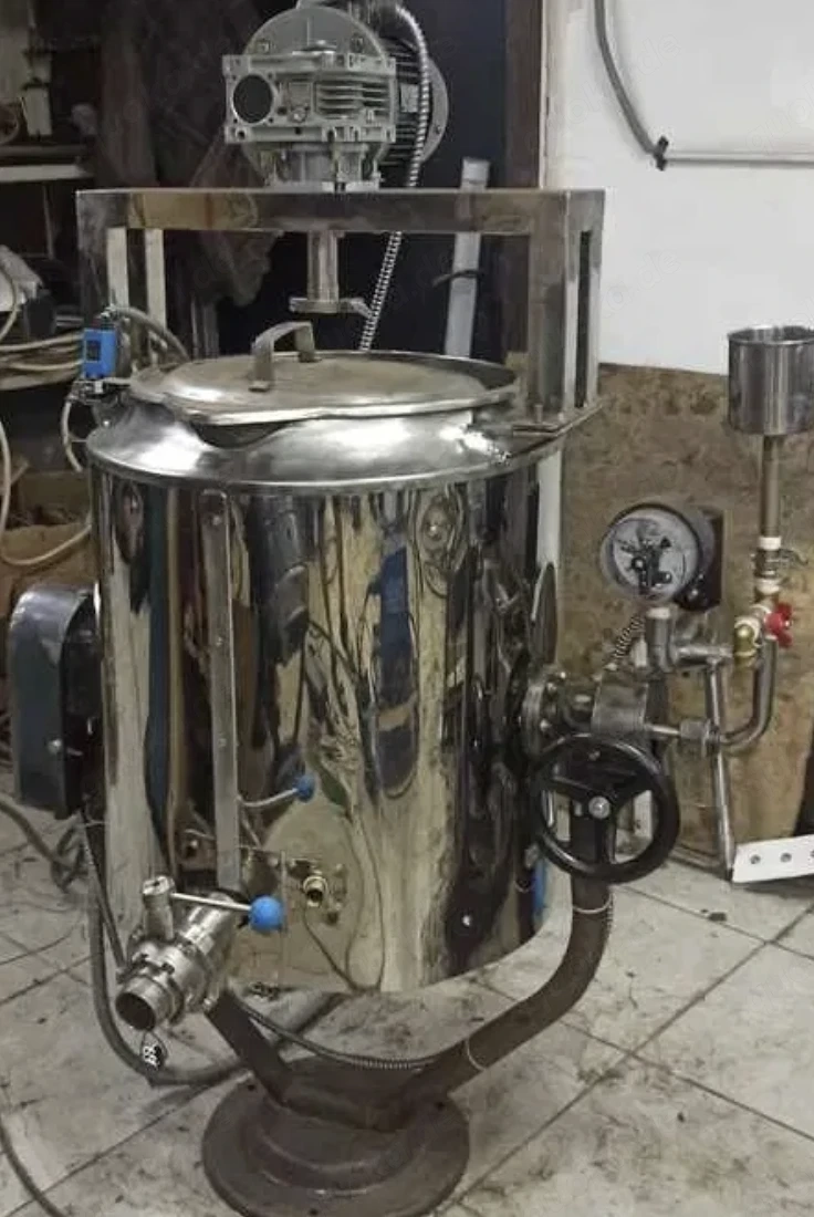 Behälter, Rührwerke und Reaktoren zum Mischen und Pasteurisieren von Sirupen, Saucen und Emulsionen