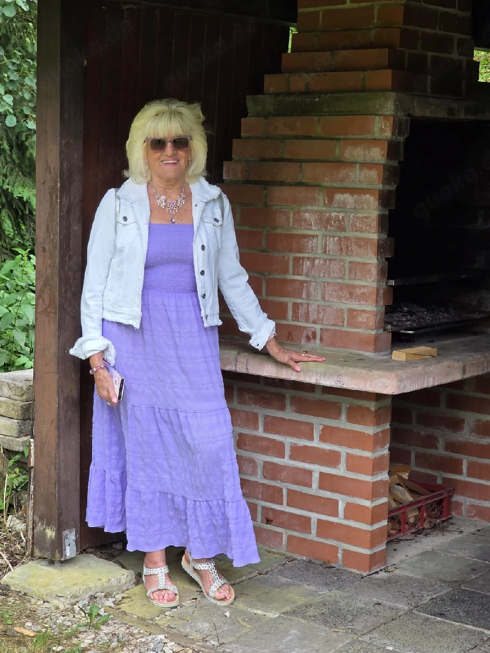 alte Frau sucht eine Freundin 
