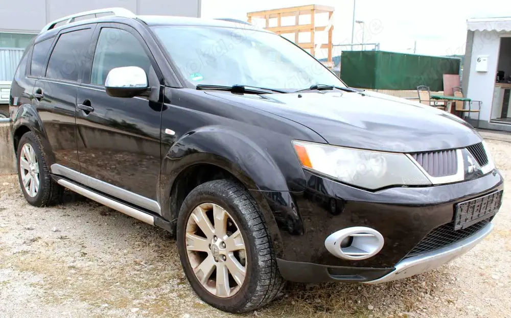 Mitsubishi Outlander 2.0,DI-D/7-Sitzer/LEDER/NAVI/4x4/TÜV