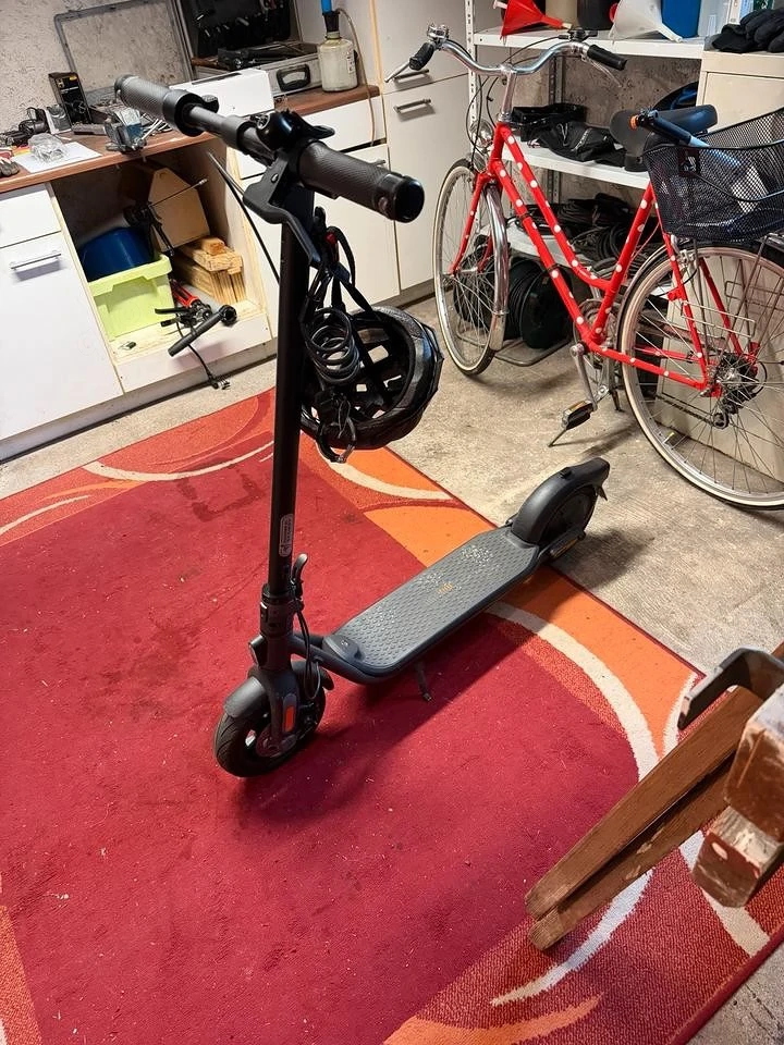 Ninebot Kickscooter F2 E-Scooter mit nur 1020 km 