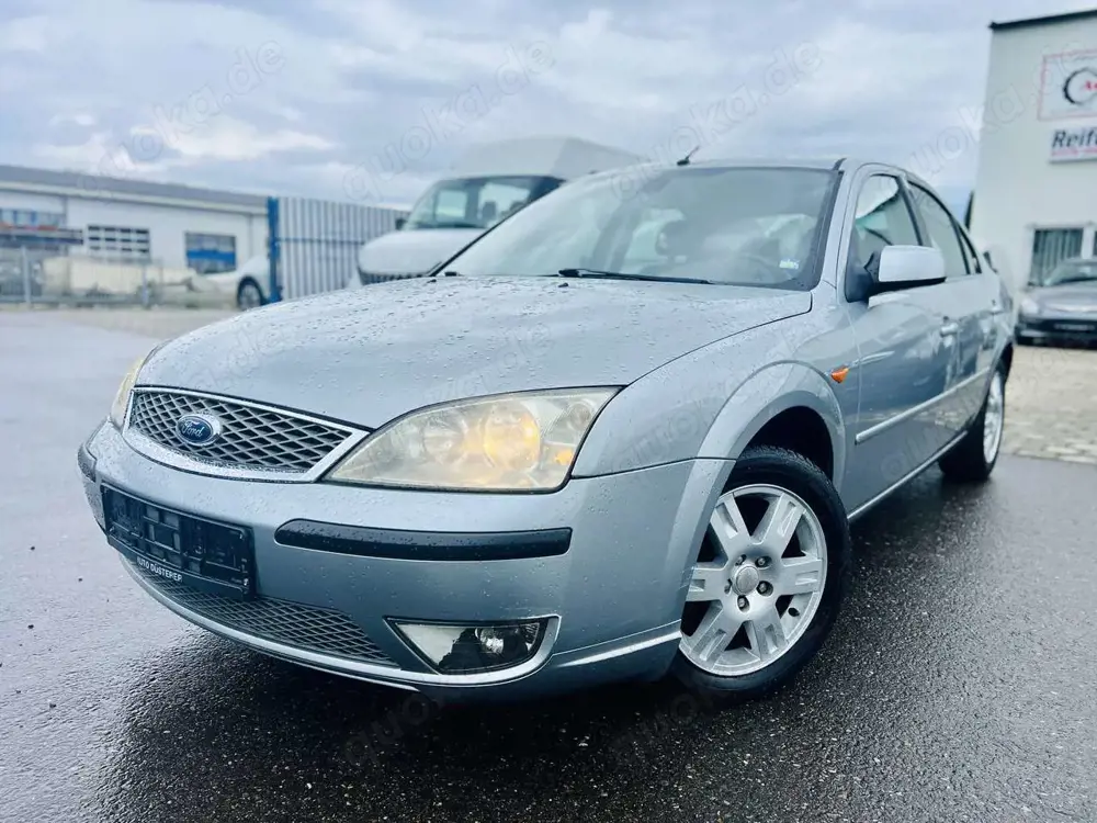 Ford Mondeo Ghia 06.2003, Privatverkauf TÜV 10/27