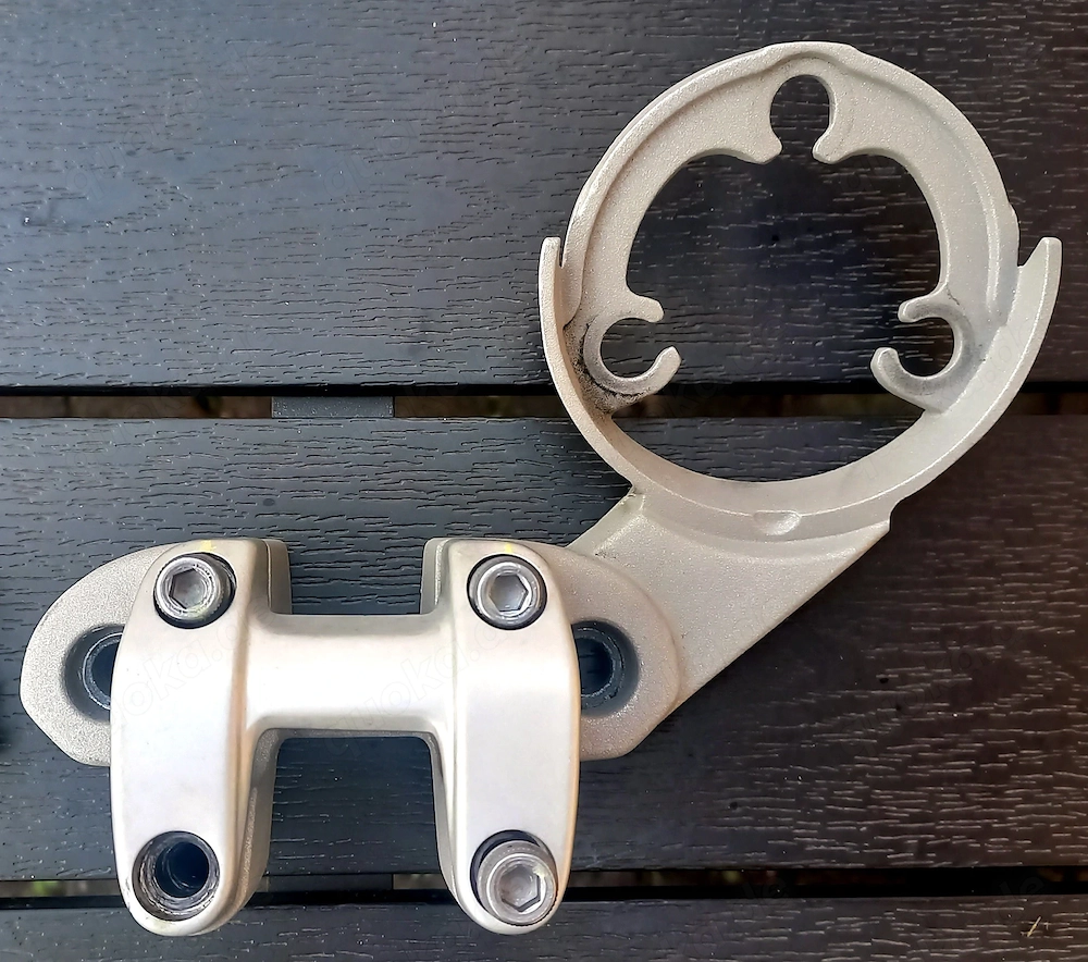 Original Lenkerklemmung mit integriertem Halter für die Instrumentenkonsole für Ducati Scrambler 800