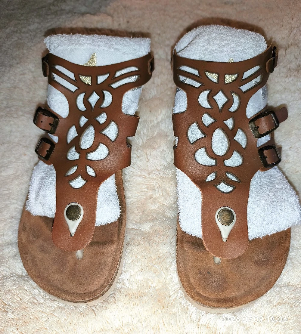  Zehentrenner Sandalen aus Lederimitat   Braun   Gr. 40 