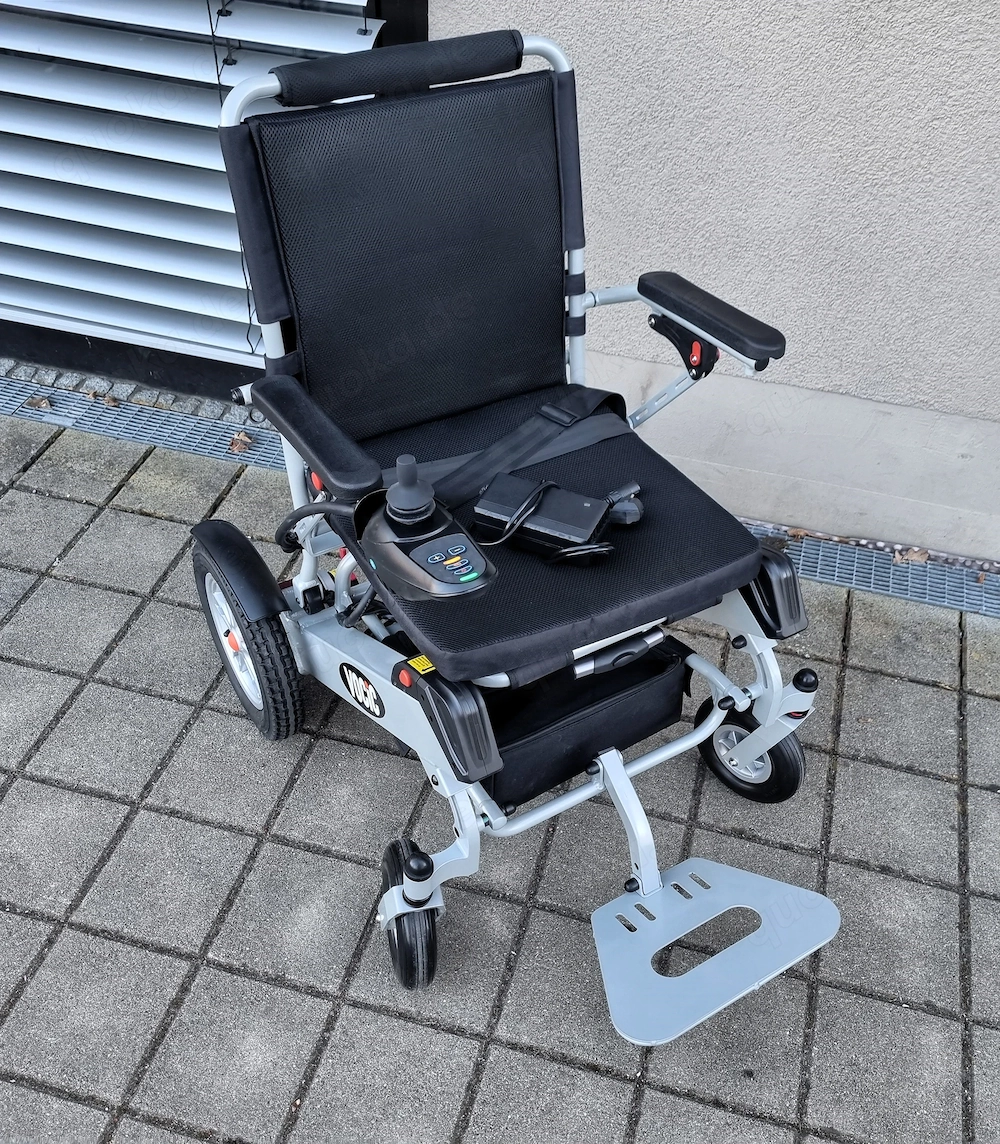 Elektrischer Rollstuhl+ Elektrorollstuhl+ Elektromobil+ Rollstuhl